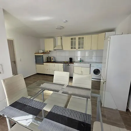 아파트 Schoene Monteurwohnung Voll Ausgestattet Bis Zu 4 Personen *